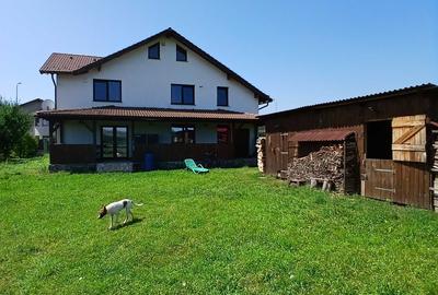 Casă cu 4 camere în Central