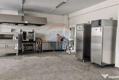 Spațiu comercial, de 200 mp, în Central - 3