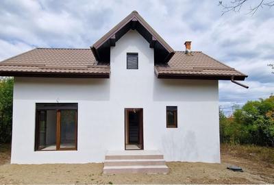 Casă cu 4 camere în Hârsa - 1