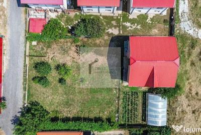 Casă cu 7 camere cu Teren 1000 Mp în Central