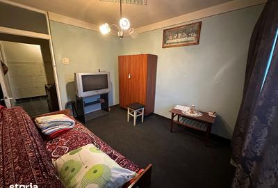Apartament cu 3 camere decomandat în Între Lacuri