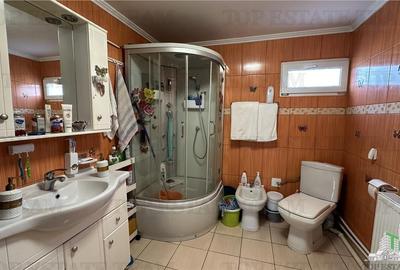 Casă individuală cu 8 camere cu Canalizare în Basarabia - 18
