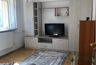 Garsonieră decomandată, mobilată în Trivale