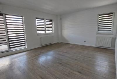 Apartament cu 3 camere semidecomandat în Exterior Vest