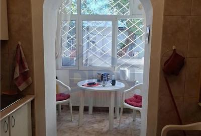 Apartament cu 2 camere decomandat în Baba Novac