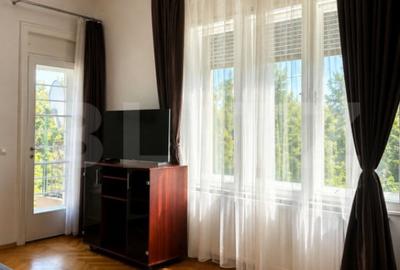 Apartament cu 4 camere semidecomandat în Central - 1