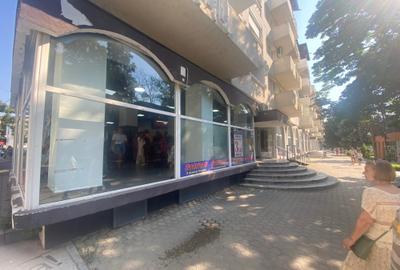 Spațiu comercial, de 160 mp, în Central - 3