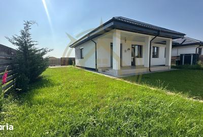 Casă cu 4 camere cu Teren 450 Mp în Tamași