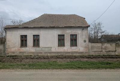 Casă cu 3 camere în Petroman - 1