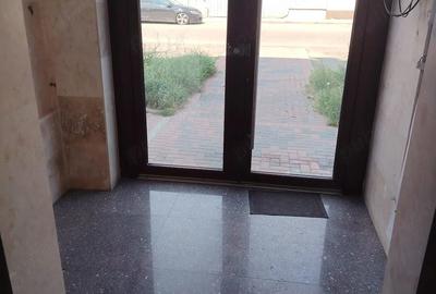 Garsonieră decomandată în Titan