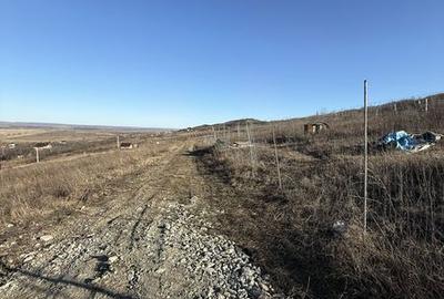Teren de 400 mp, în Tomești