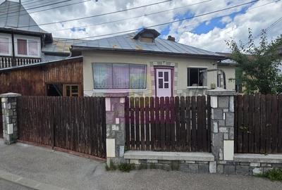 Casă cu 5 camere în Central