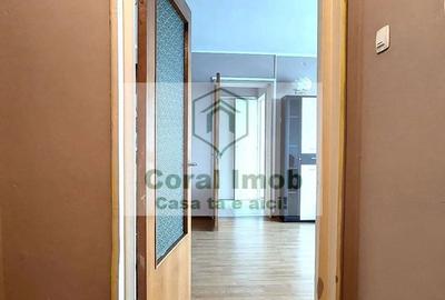 Apartament cu 2 camere semidecomandat în Tei