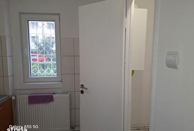 Apartament cu 2 camere semidecomandat în Florilor - 2