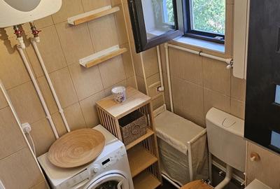 Apartament cu 2 camere decomandat în Vitan