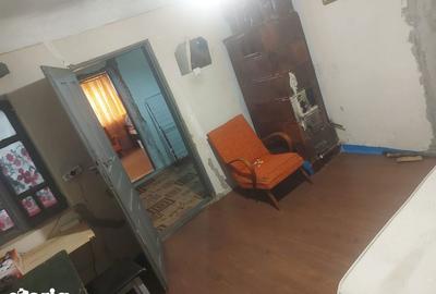 Casă cu 4 camere cu Teren 2570 Mp în Teiu - 3