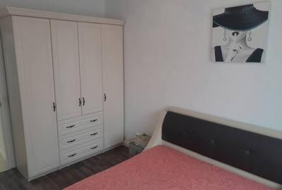 Apartament cu 2 camere decomandat în Roșu