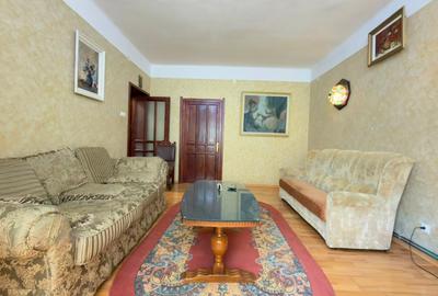 Apartament cu 3 camere decomandat, mobilat în Central