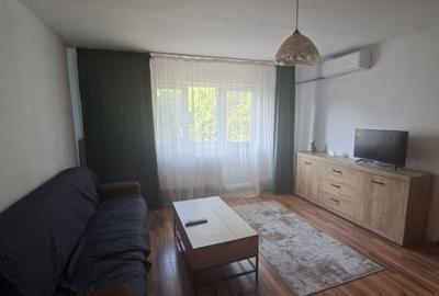 Apartament cu 3 camere semidecomandat, mobilat în Brazda lui Novac