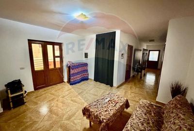 Casă individuală cu 4 camere cu Canalizare în Vânători - 16