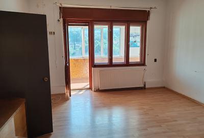 Apartament cu 3 camere semidecomandat în Central - 3