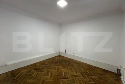 Spațiu comercial, de 130 mp, în Central - 7