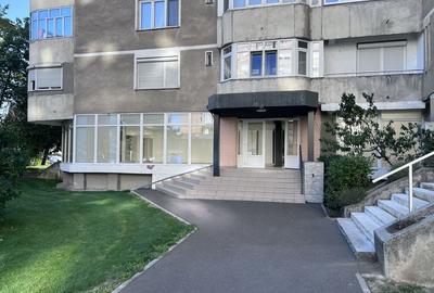 Spațiu comercial, de 210 mp, în Central