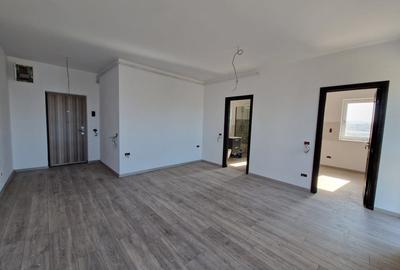 Garsonieră decomandată în Est