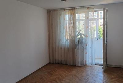 Apartament cu 2 camere semidecomandat în Teilor