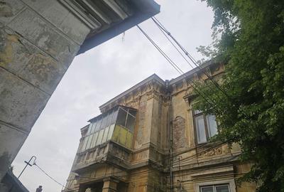 Casă cu 3 camere în Nicolae Bălcescu - 1