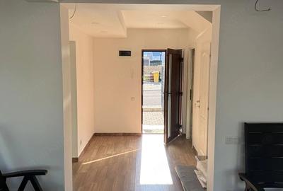 Casă cu 4 camere cu Teren 375 Mp în Central
