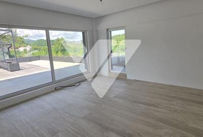 Casă cu 5 camere cu Teren 1190 Mp în Sadu - 10