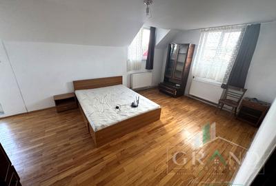 Casă individuală cu 4 camere cu Canalizare în Semicentral