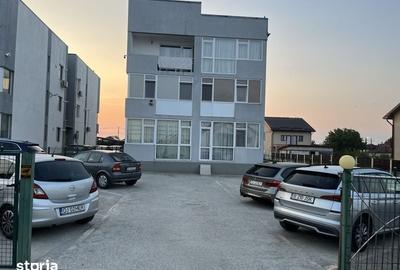 Apartament cu 3 camere decomandat în Ișalnița - 5