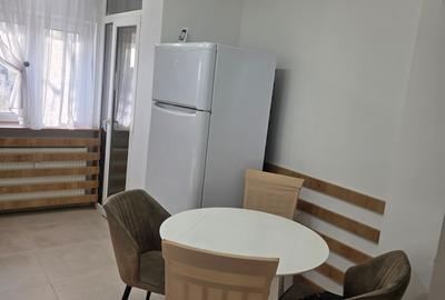 Apartament cu 3 camere decomandat în Dorobanți