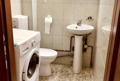 Apartament cu 3 camere semidecomandat în Complex Studențesc