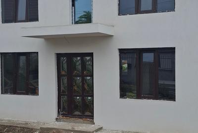 Casă individuală cu 5 camere cu Canalizare în Lumina - 2