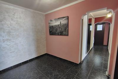 Apartament cu 3 camere decomandat în Nord