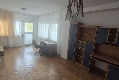 Apartament cu 3 camere decomandat în Central - 4