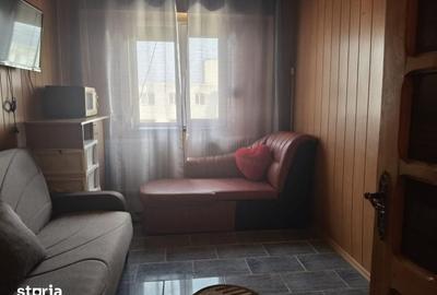Apartament cu 4 camere decomandat în Viziru 3