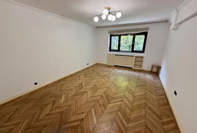 Birou, de 37.209999084473 mp, în Primăverii