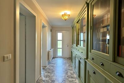 Casă cu 4 camere cu Teren 250 Mp în Sânmihaiu Român