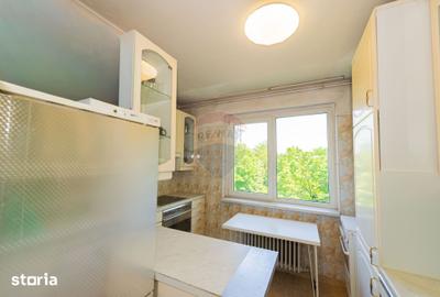 Apartament cu 3 camere semidecomandat în Giulești