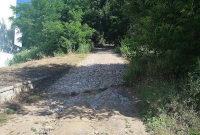 Teren de 4300 mp, în Govândari - 1