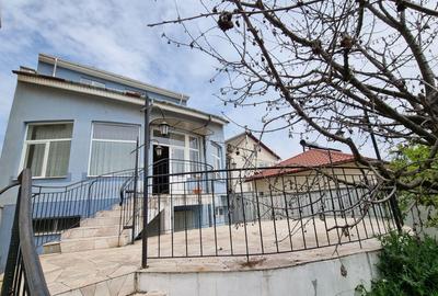 Casă individuală cu 5 camere cu Canalizare în Central - 1