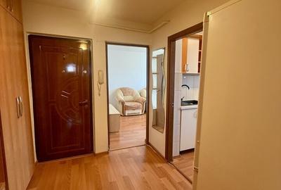 Apartament cu 3 camere decomandat, mobilat în Canta