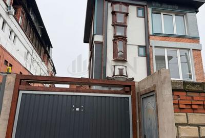 Apartament cu 3 camere decomandat, mobilat în Central - 19