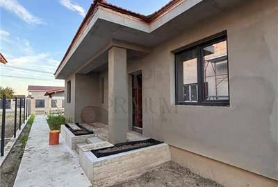 Duplex cu 3 camere cu Canalizare în Moșnița Nouă