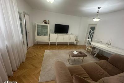 Apartament cu 3 camere semidecomandat, mobilat în Ultracentral