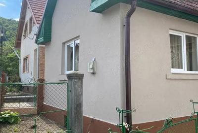Casă cu 3 camere în Moldovenești - 1